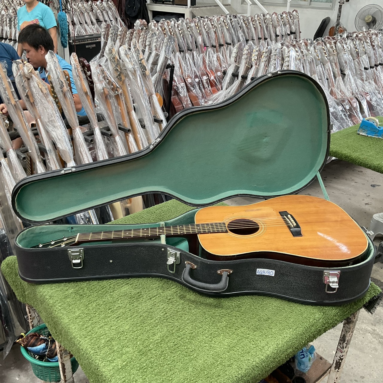 กล่องเคสกีต้าร์โปร่ง