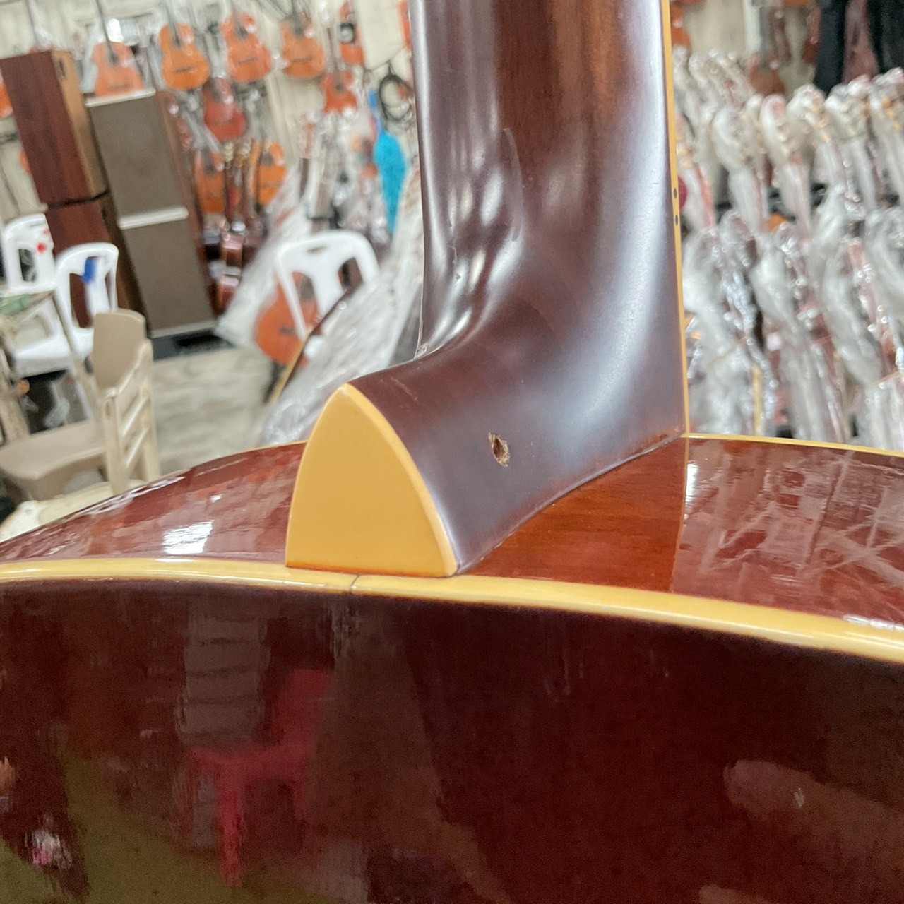 กีต้าร์โปร่ง Morris : MF-207