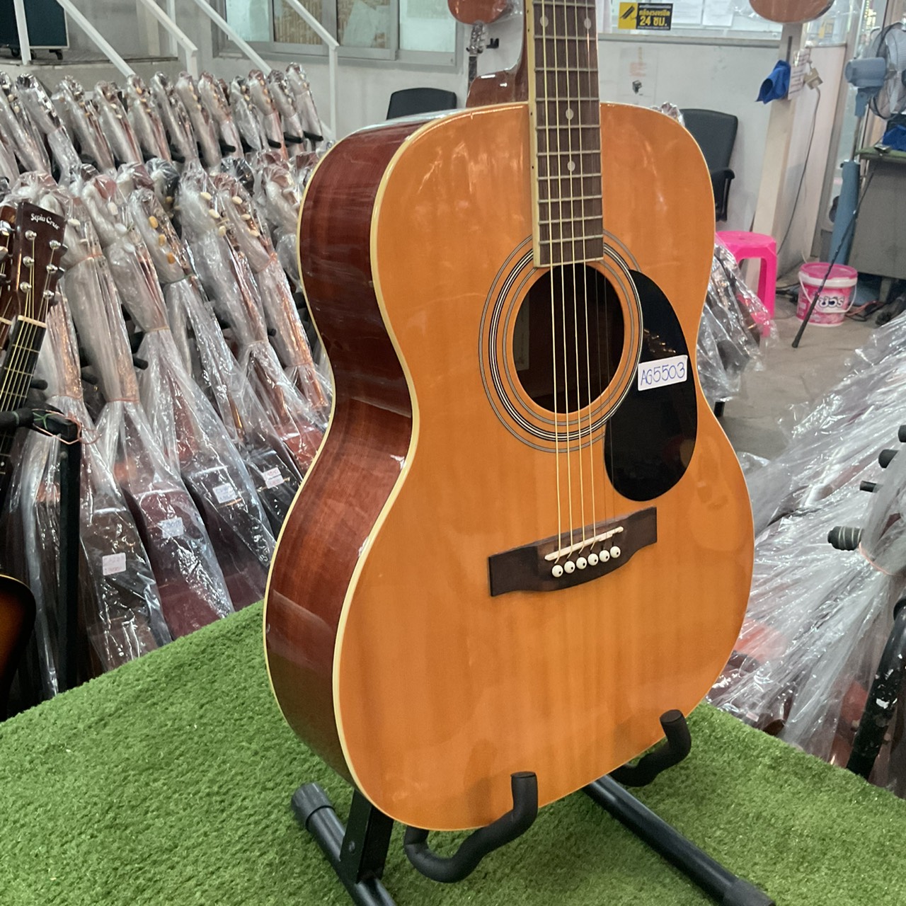 กีต้าร์โปร่ง HONEY BEE : F-15 N