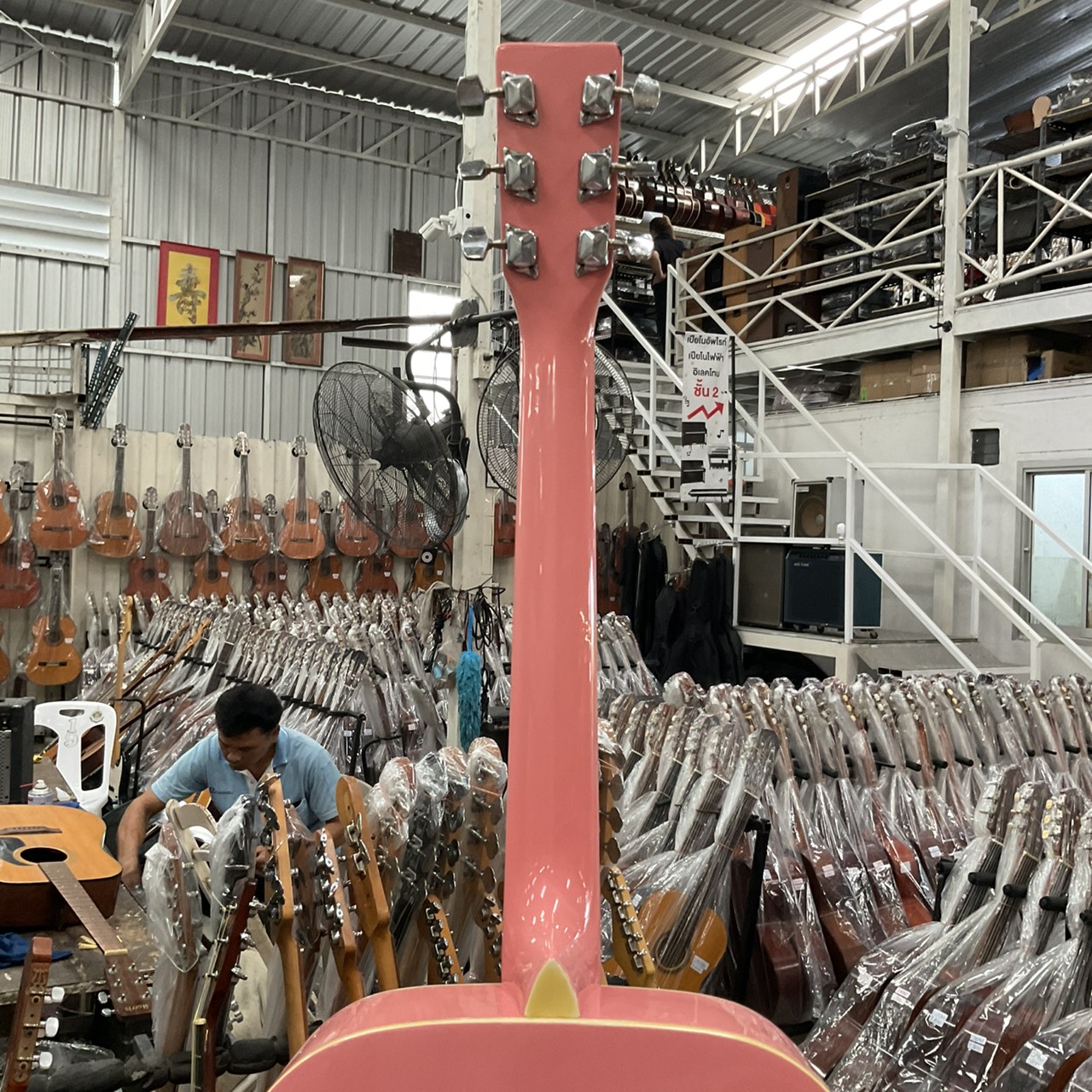 กีต้าร์โปร่ง Prologue : MD-100 PINK