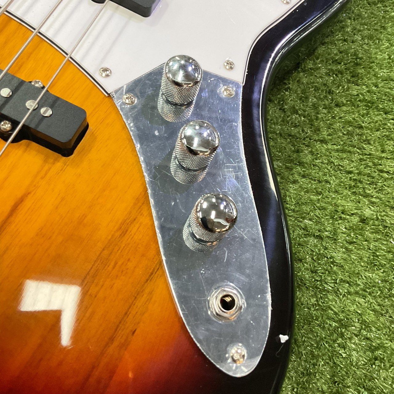 กีต้าร์เบส Sni jer (Gion)