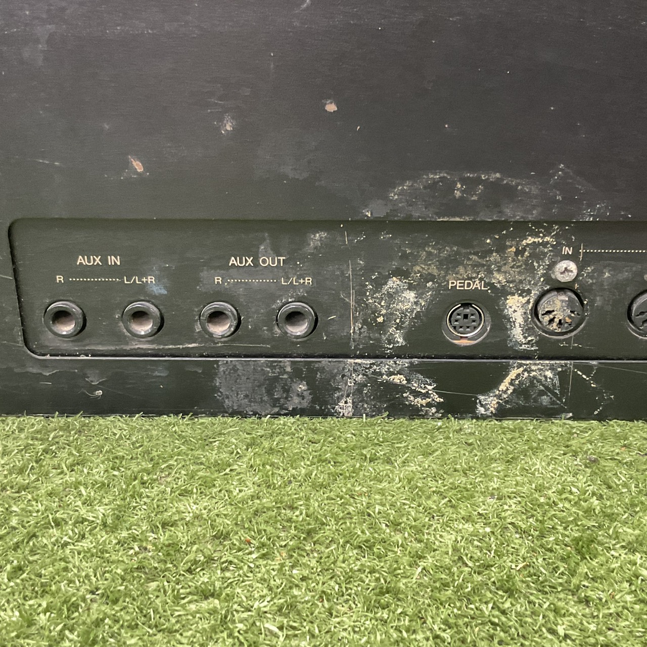 เปียโน YAMAHA : CLP-820 สินค้าไม่พร้อมใช้งาน (ต้องซ่อม)