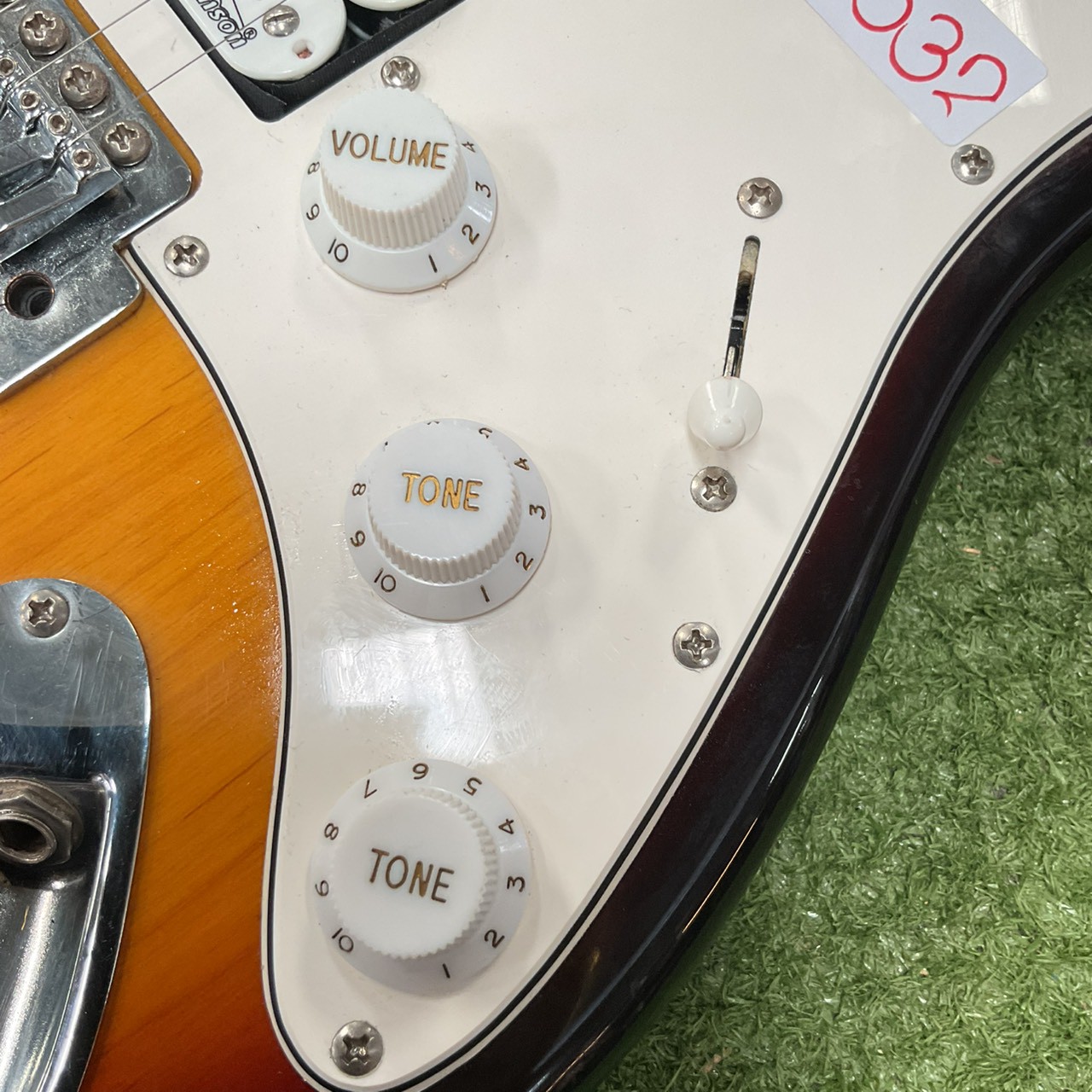 กีต้าร์ไฟฟ้า R D R