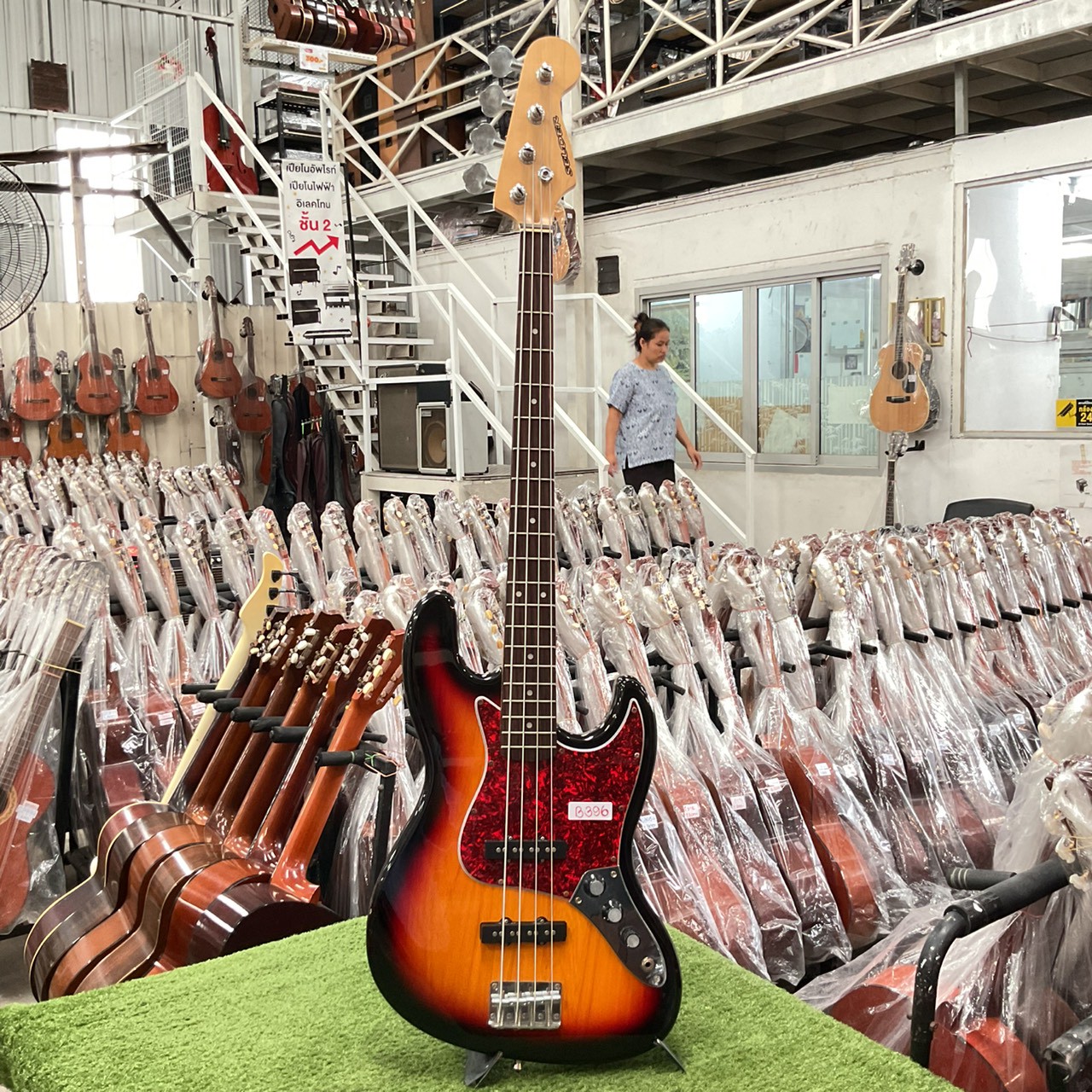 กีต้าร์เบส SELDER