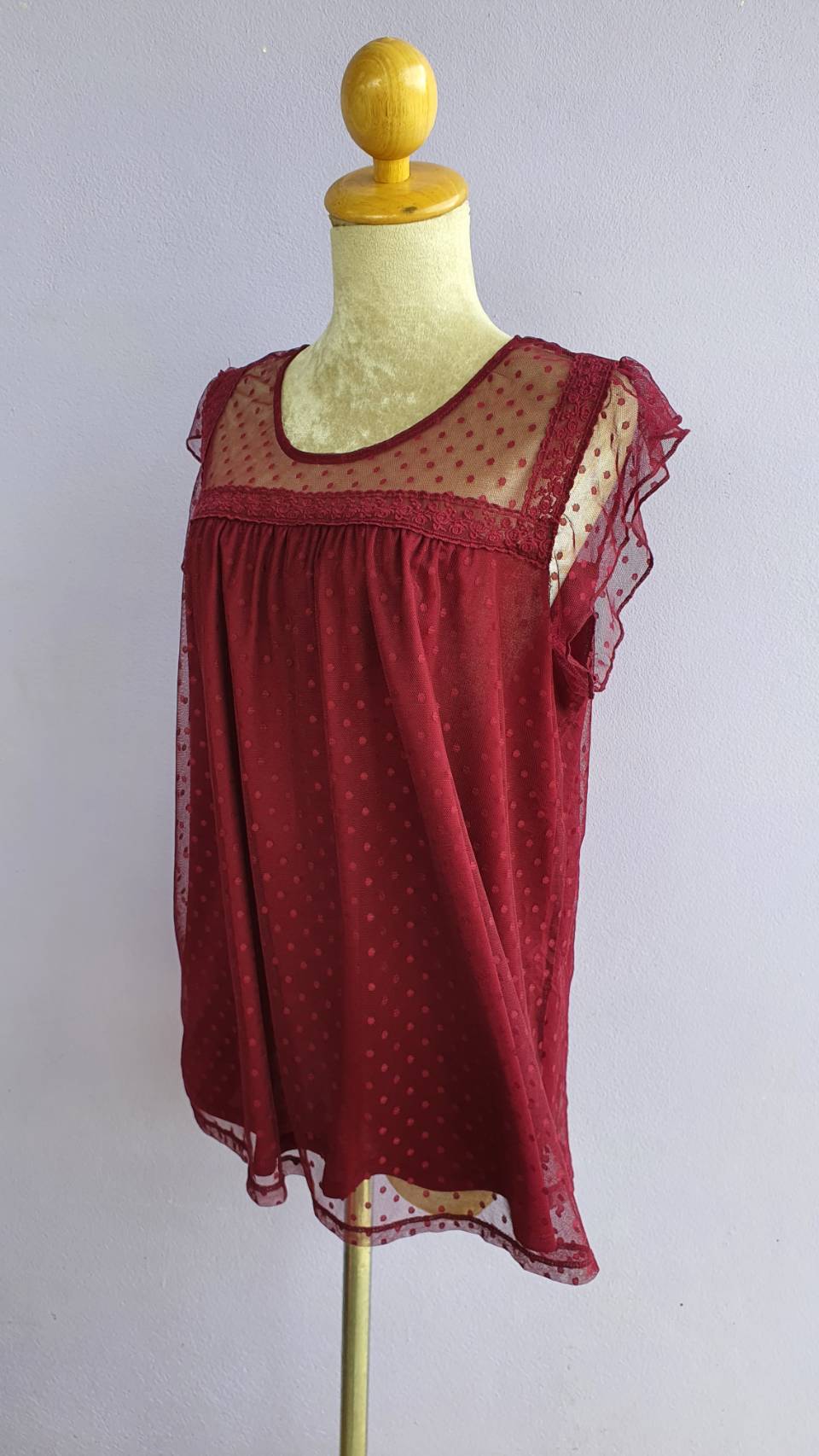 FF03077 เสิื้อผ้ามือสอง ตาข่าย สีแดงเข้ม แบรนด์ NO BOUNDARIES อก free-45 นิ้ว