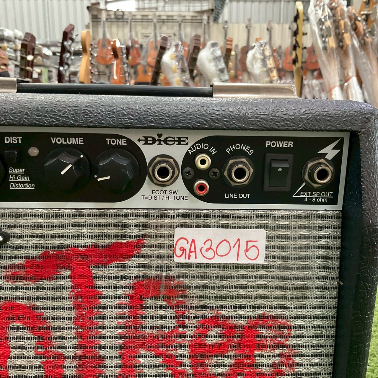 แอมป์กีต้าร์ Fender : DiCE