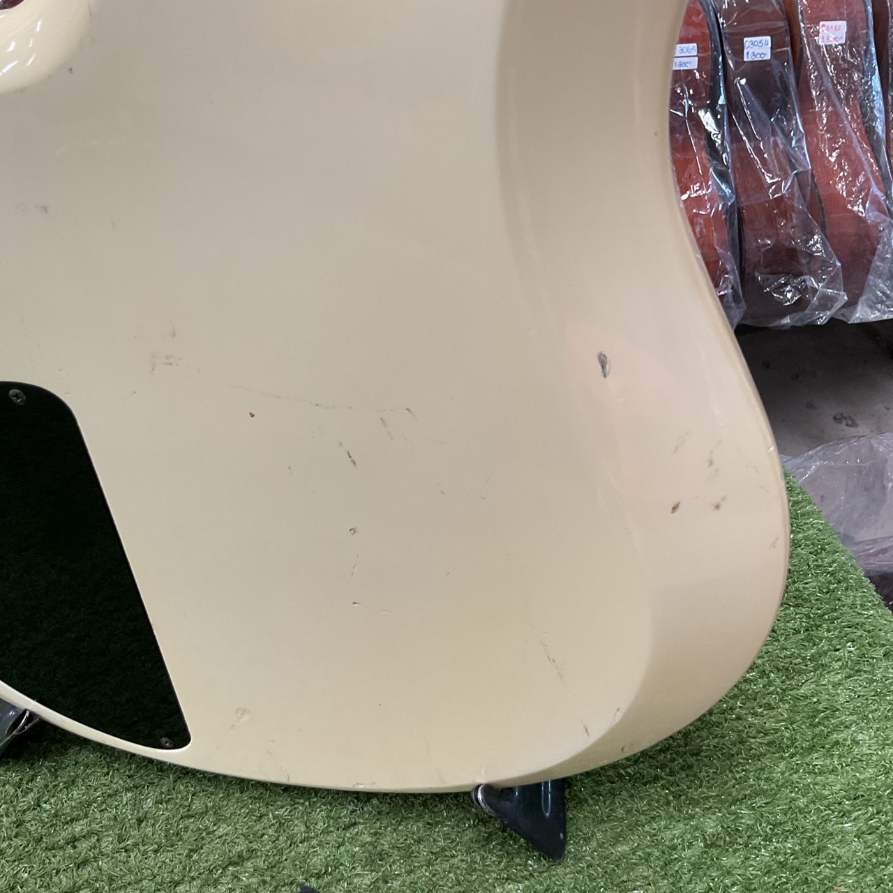 กีต้าร์เบส EDWARDS