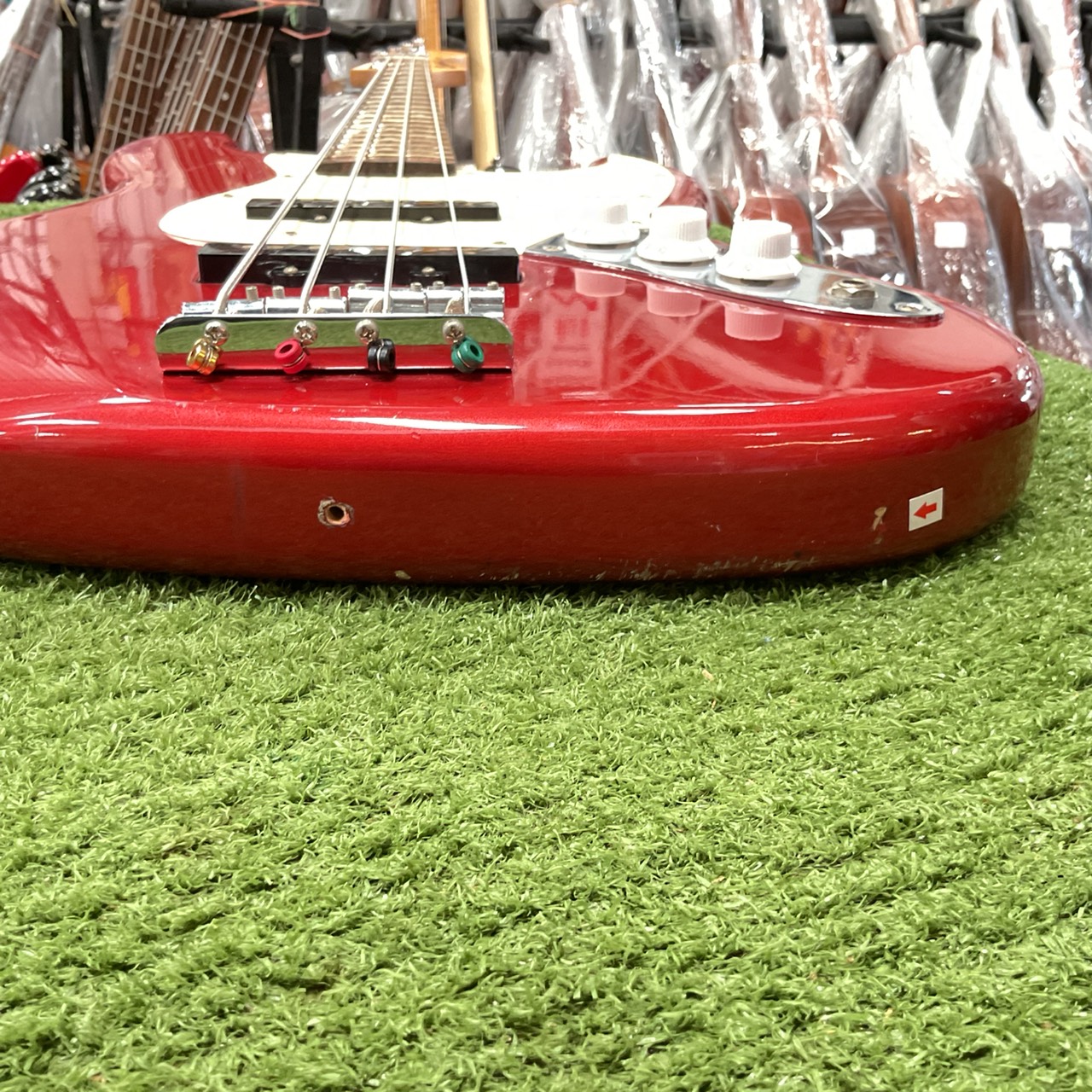 กีต้าร์เบส Legend