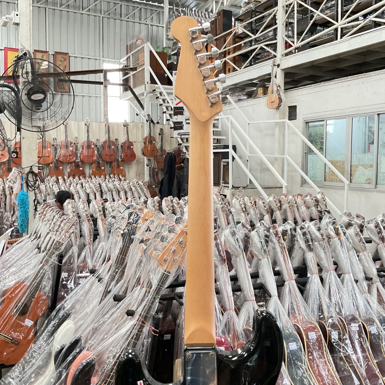 กีต้าร์ไฟฟ้า PHOTO GENLC