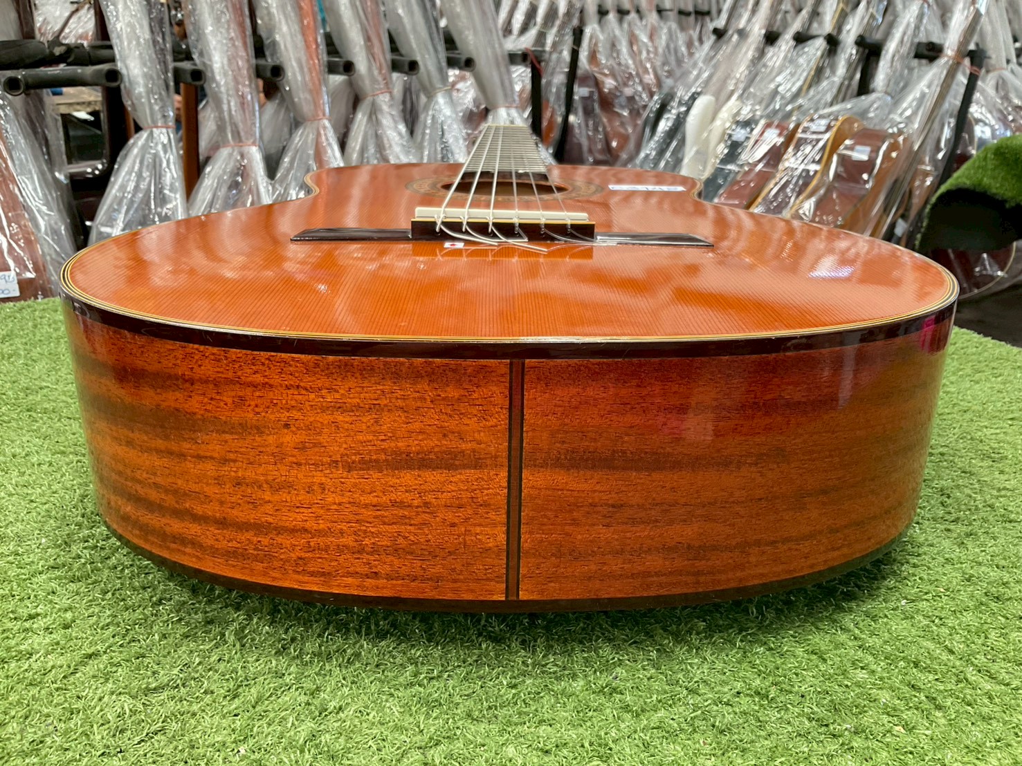 กีต้าร์คลาสสิค Aria : SA-15