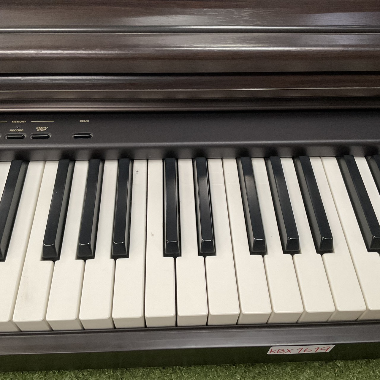 เปียโน CASIO : CDP-7000 สินค้าไม่พร้อมใช้งาน (ต้องซ่อม)