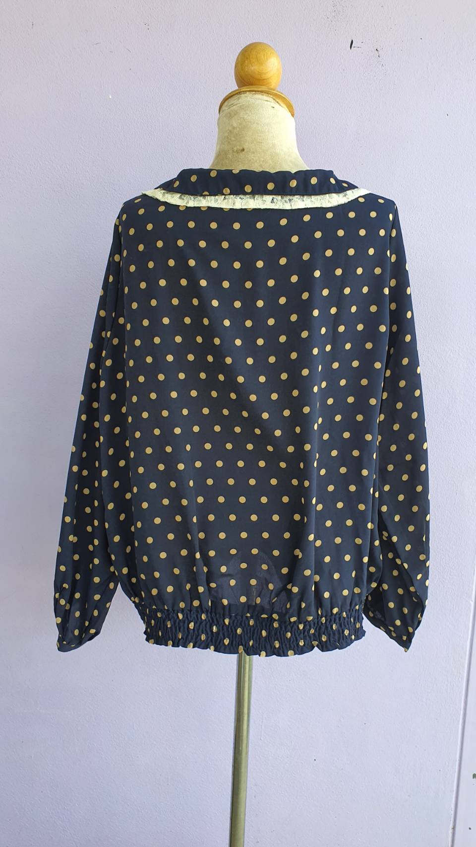 FF02903 เสิื้อผ้ามือสอง สีน้ำเงินลายจุด อก free-48 นิ้ว