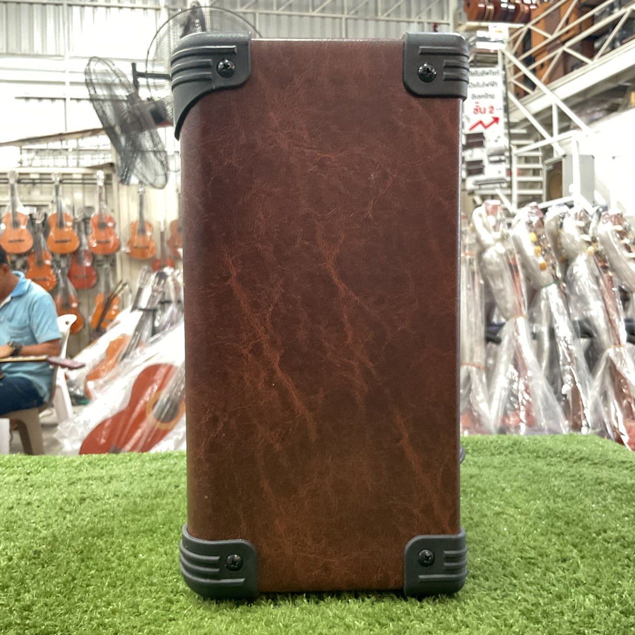 แอมป์กีต้าร์ BEHRINGER : AT108 (ULTRACOUSTIC)