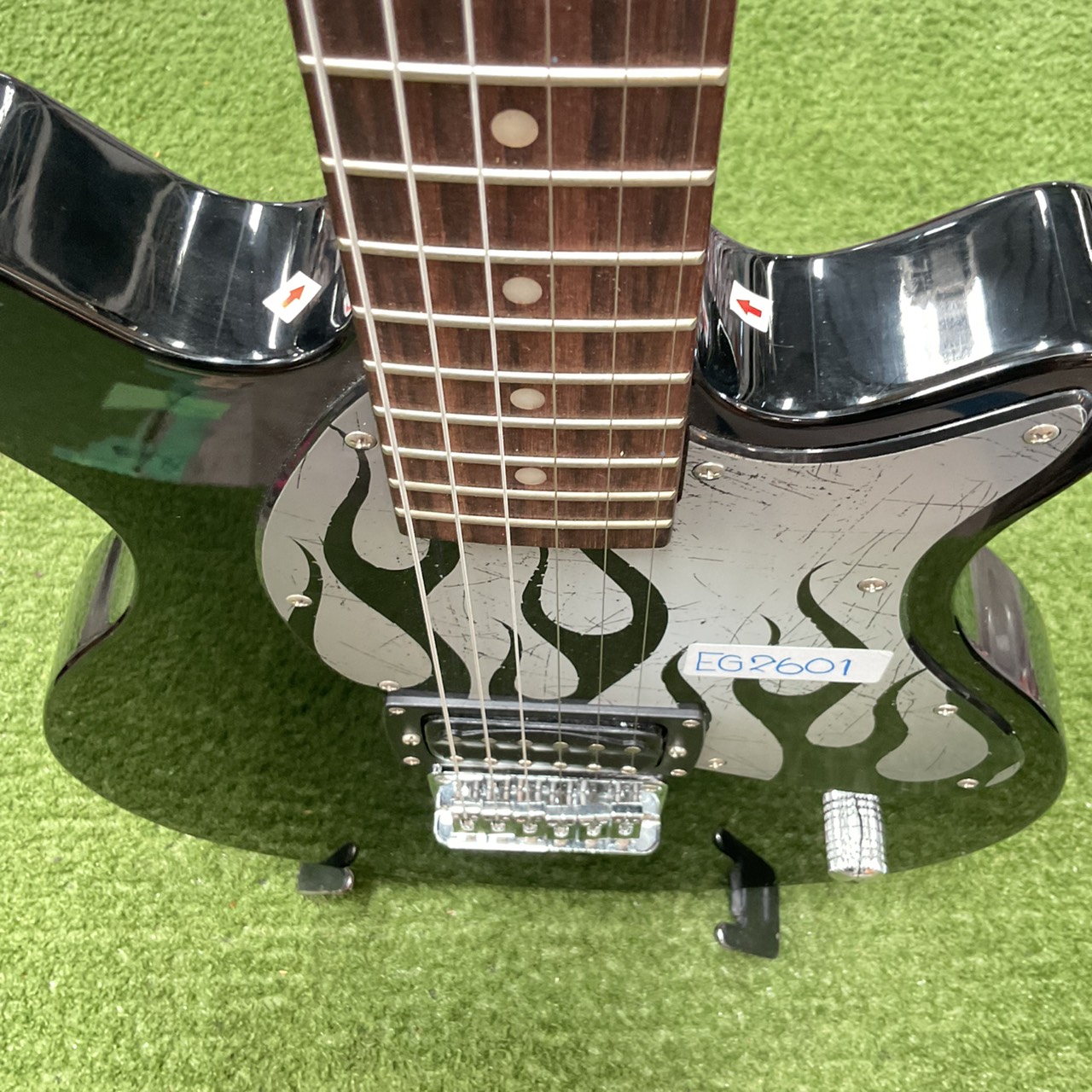 กีต้าร์ไฟฟ้า FIRST ACT : ME1980