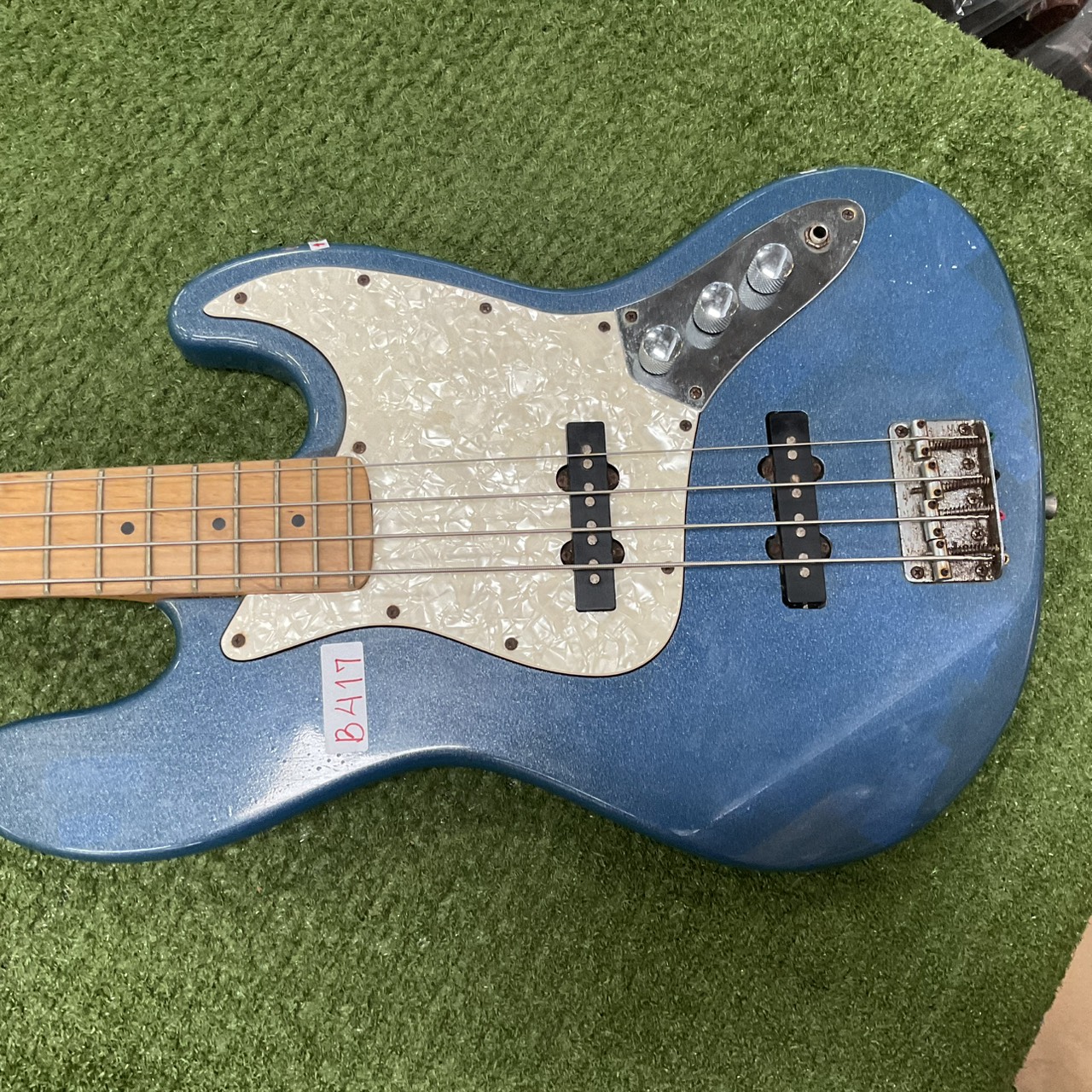 กีต้าร์เบส JAGARD