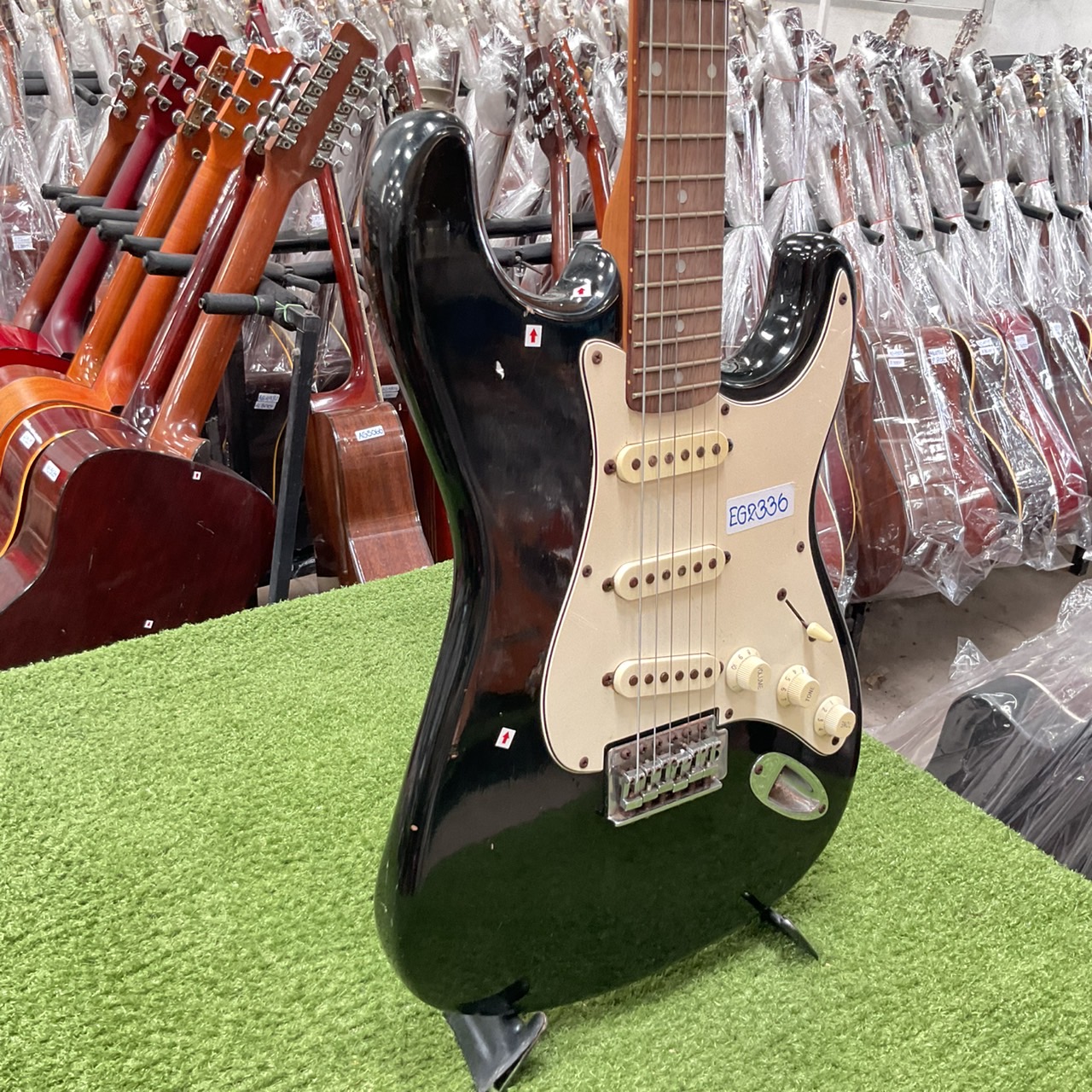 กีต้าร์ไฟฟ้า Maison