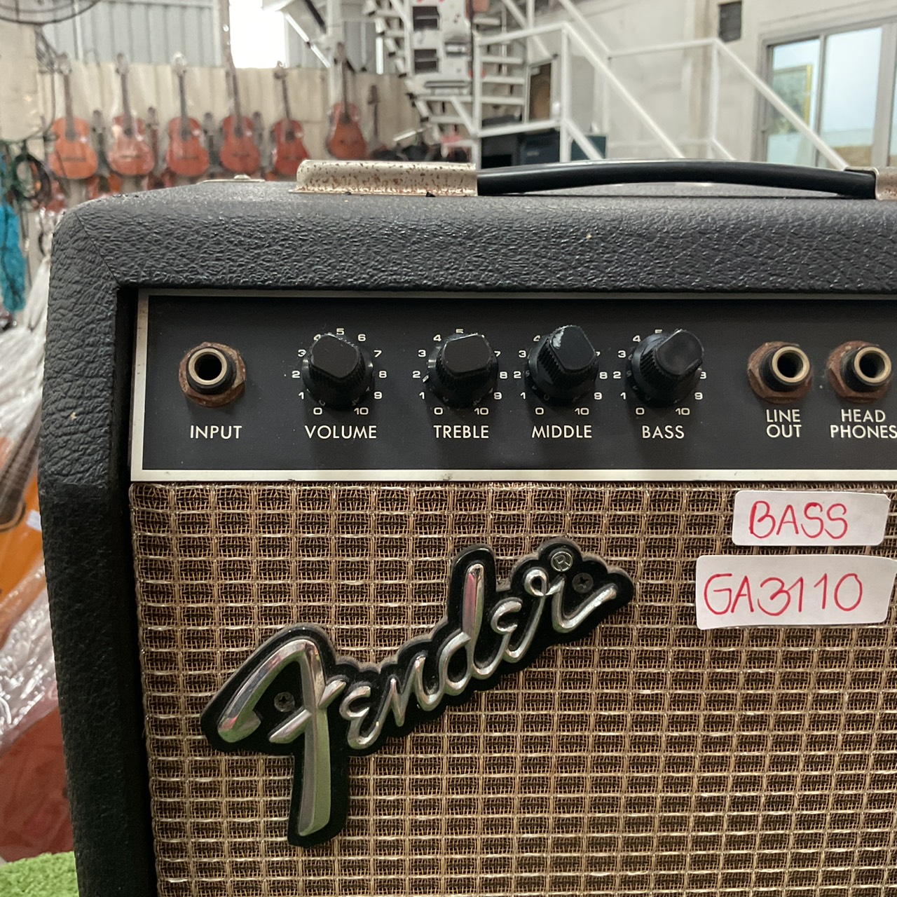 แอมป์เบส Fender : SQUIER BASS