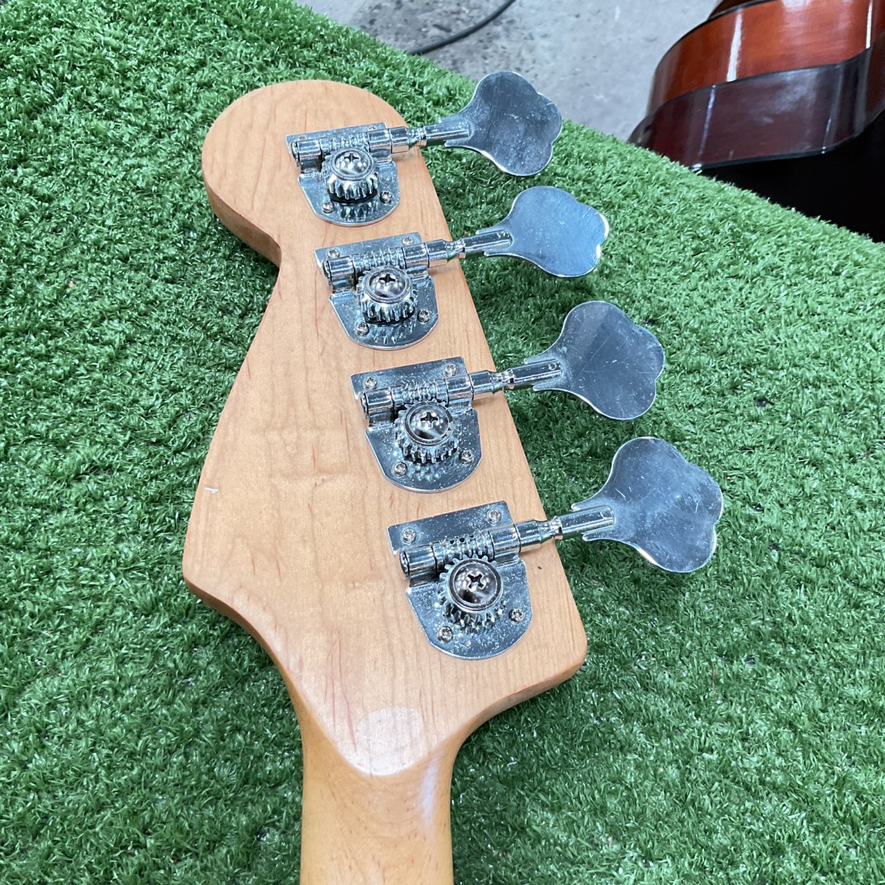 กีต้าร์เบส SELDER