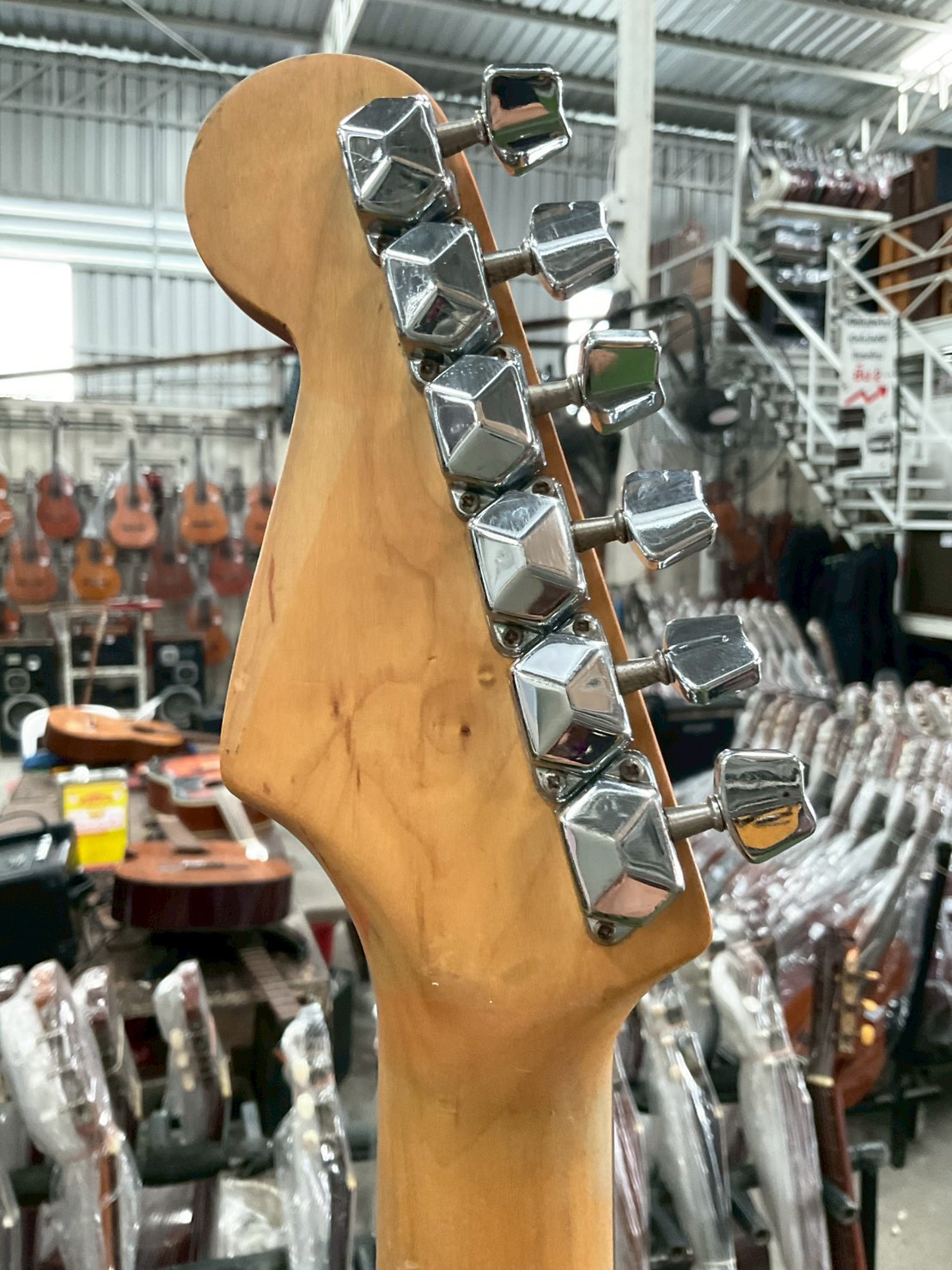 กีต้าร์ไฟฟ้า Legend