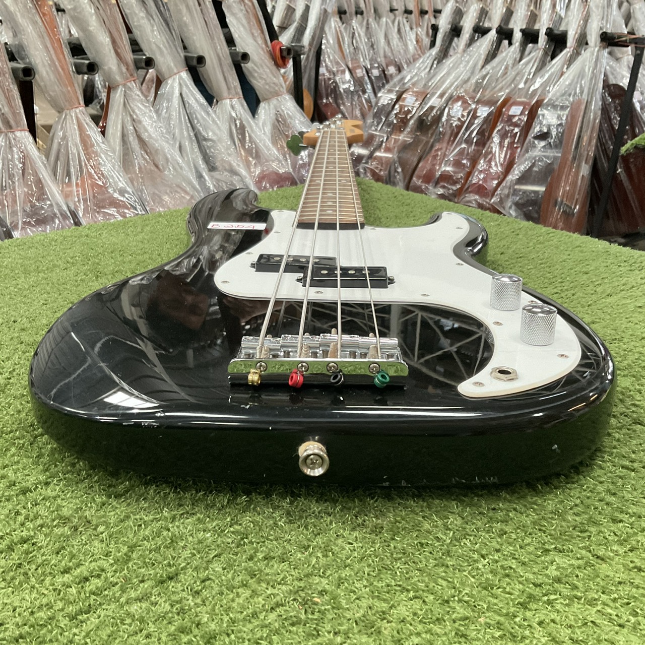 กีต้าร์เบส BUSKER'S