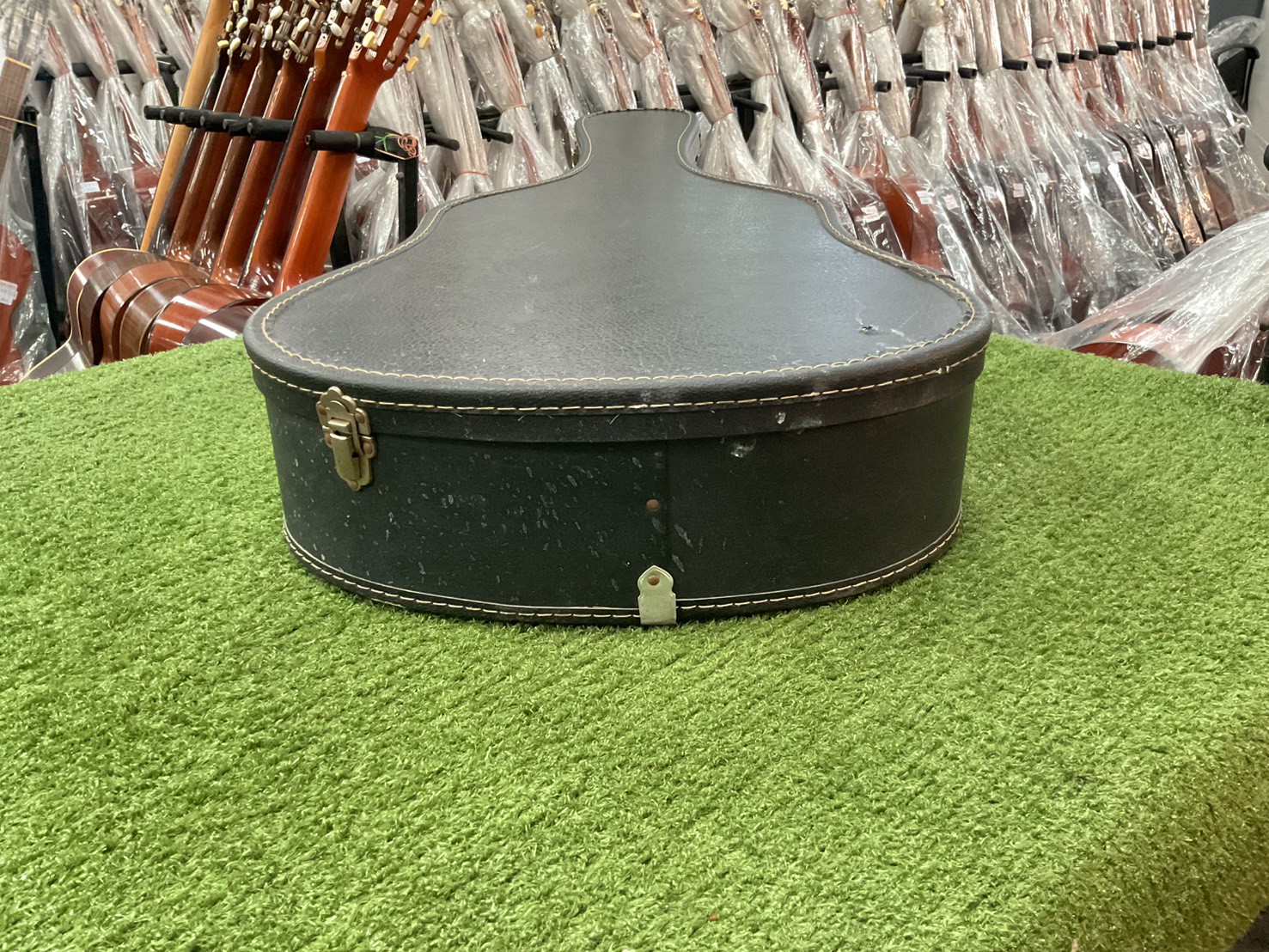 กล่องเคสกีต้าร์คลาสสิค