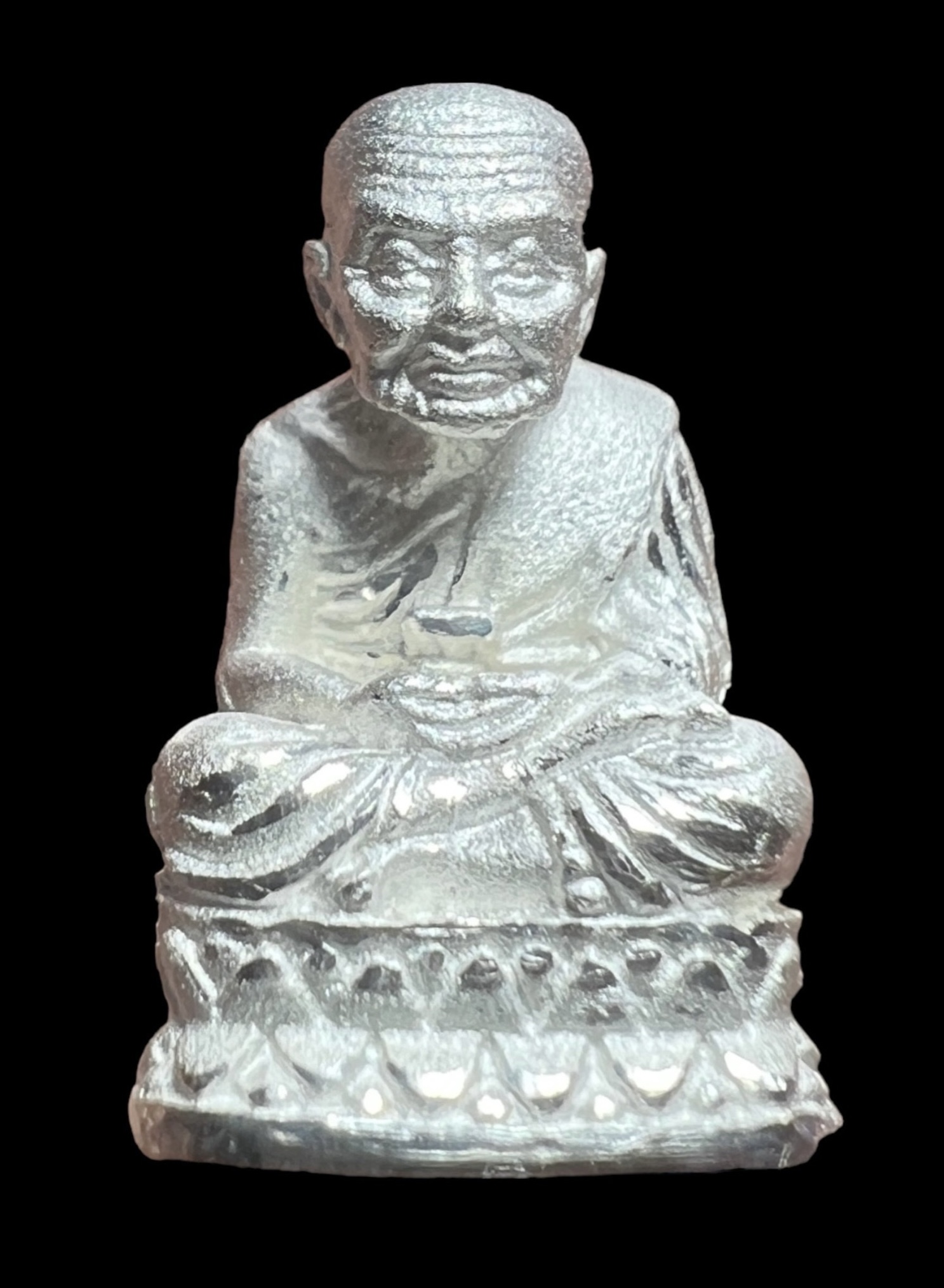 หลวงพ่อทวด ลอยองค์ 104 ปี (พิมพ์ใหญ่, เนื้อเงินขัดเงา) Luang Pu Thuat Statue 104 Year (Big size, Silver) SKU-02365