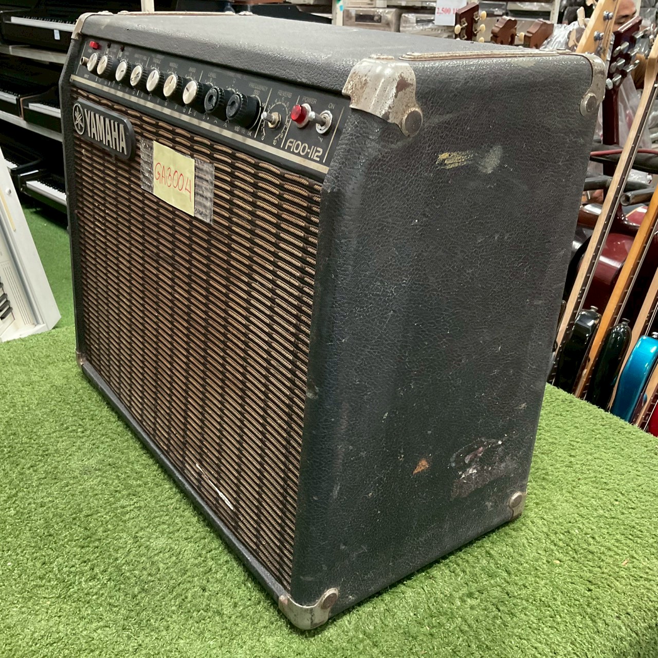 แอมป์กีต้าร์ YAMAHA : F100-112