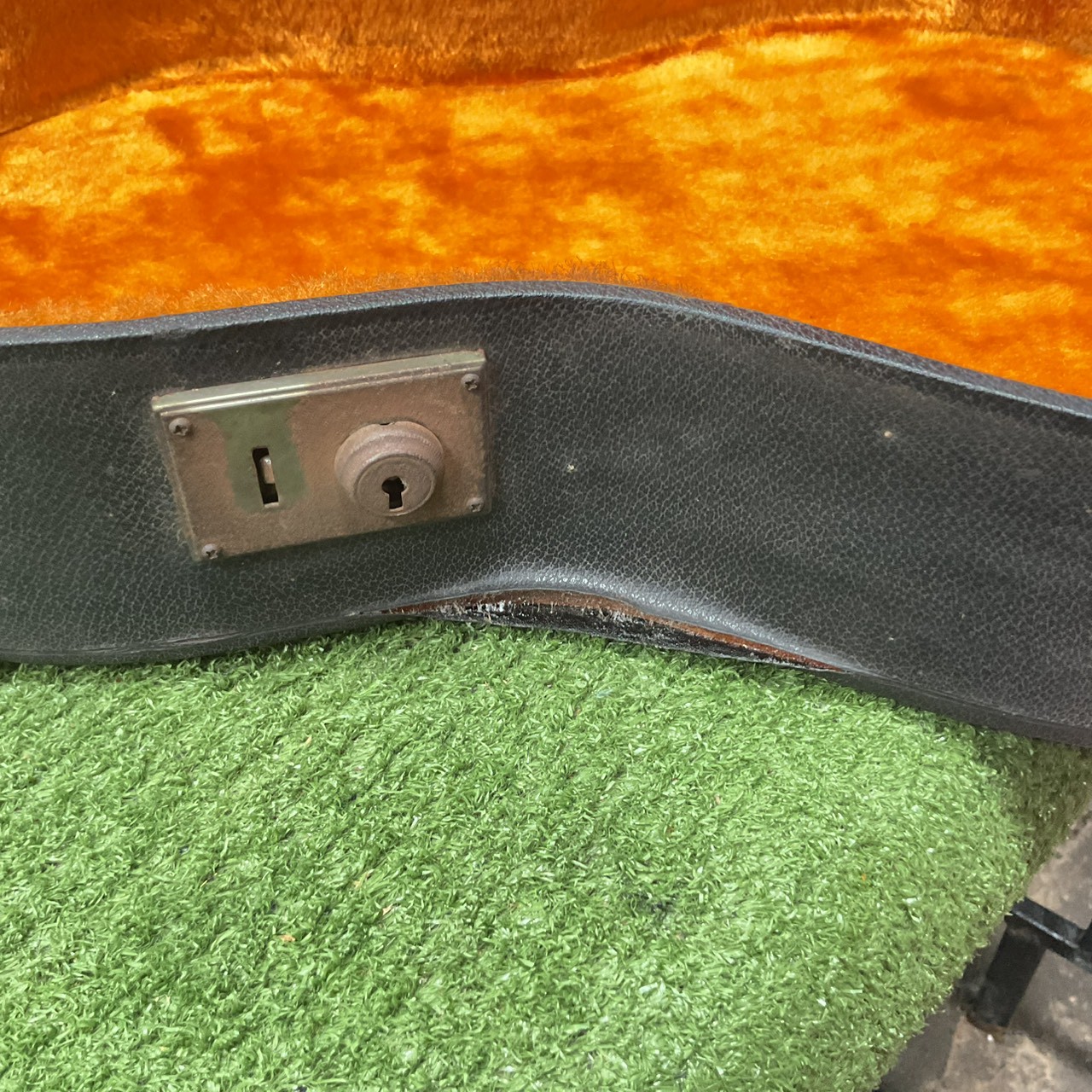 กล่องเคสกีต้าร์คลาสสิค