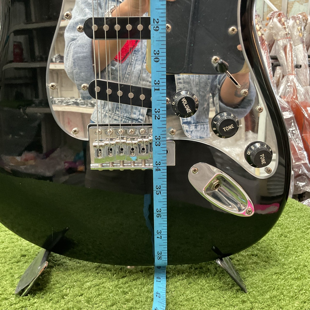 กีต้าร์ไฟฟ้า Mavis