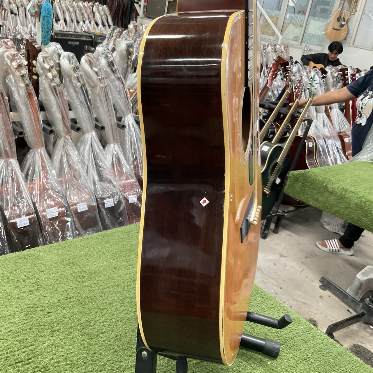 กีต้าร์โปร่ง Gilbert : SK-20