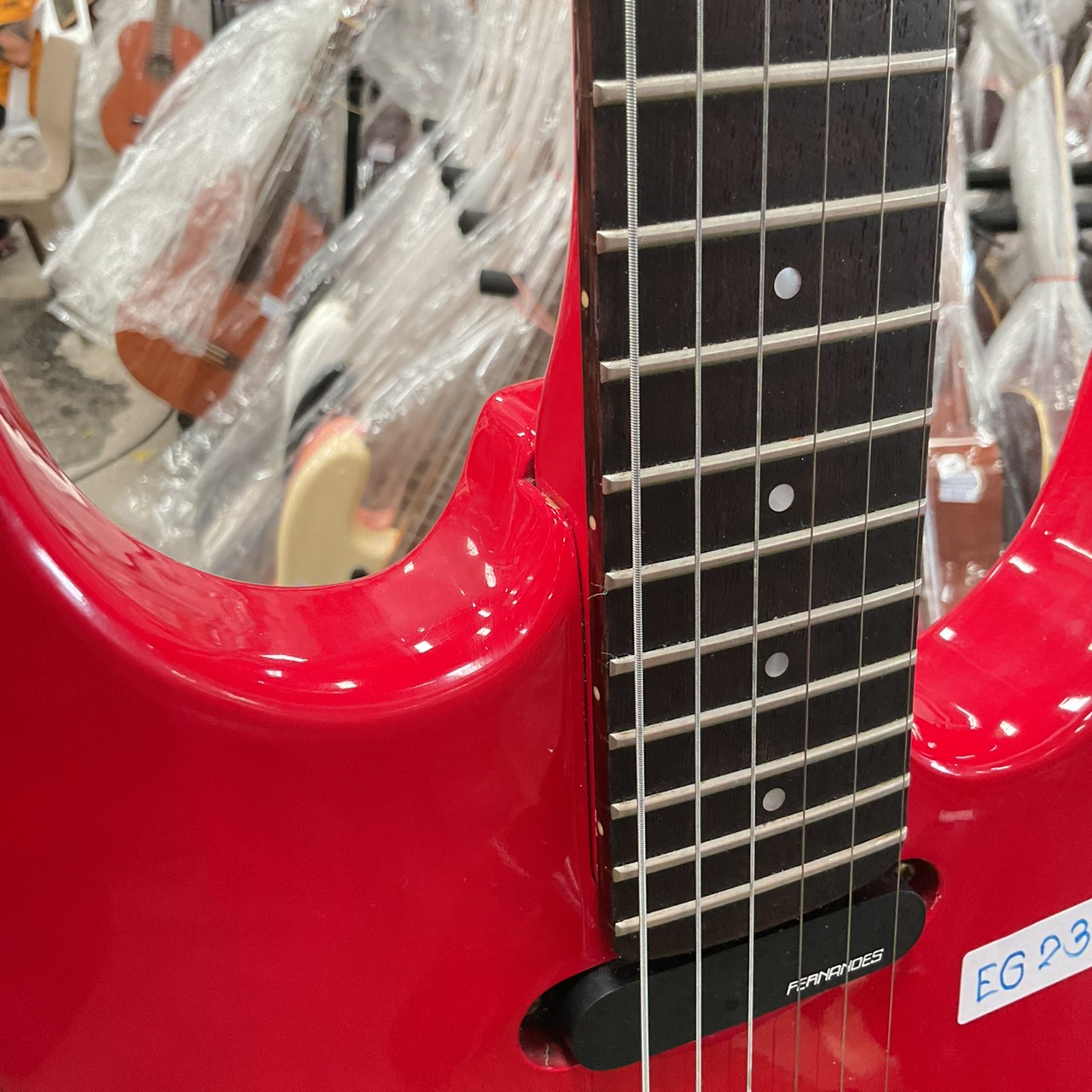 กีต้าร์ไฟฟ้า FERNANDES