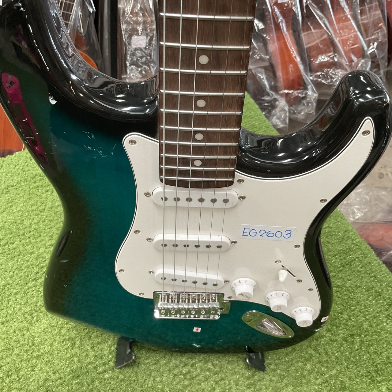 กีต้าร์ไฟฟ้า Mavis