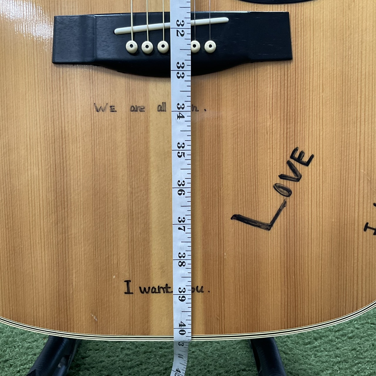 กีต้าร์โปร่งไฟฟ้า YAMAHA : FG-201B