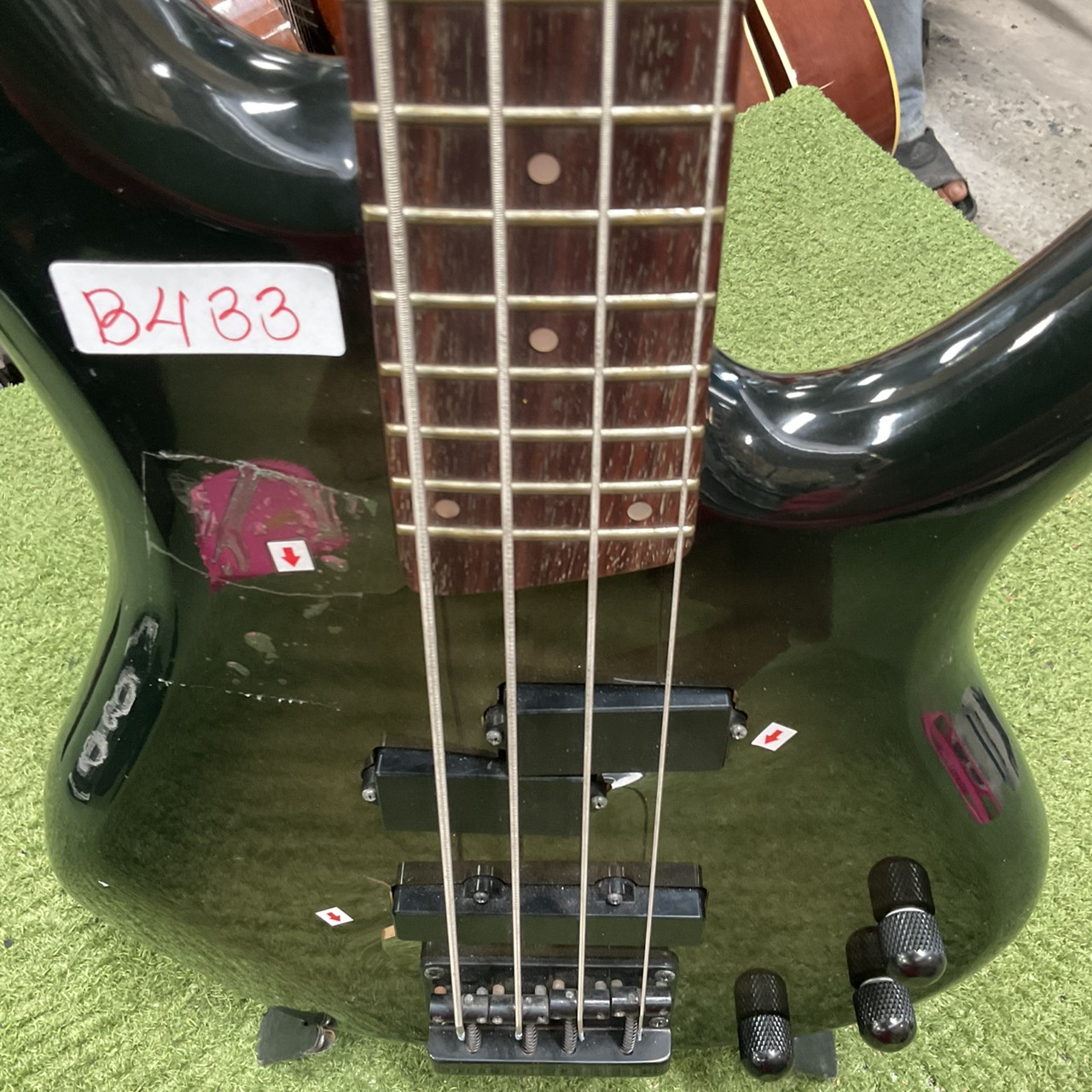 กีต้าร์เบส SDGR BY IBANEZ