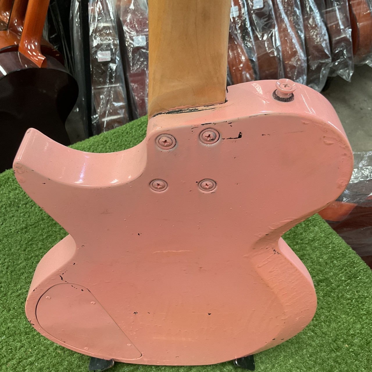 กีต้าร์ไฟฟ้า Burny