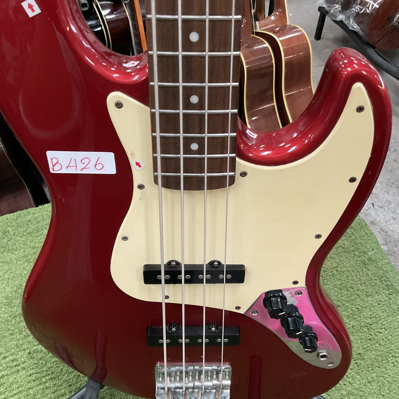 กีต้าร์เบส BUSKER'S