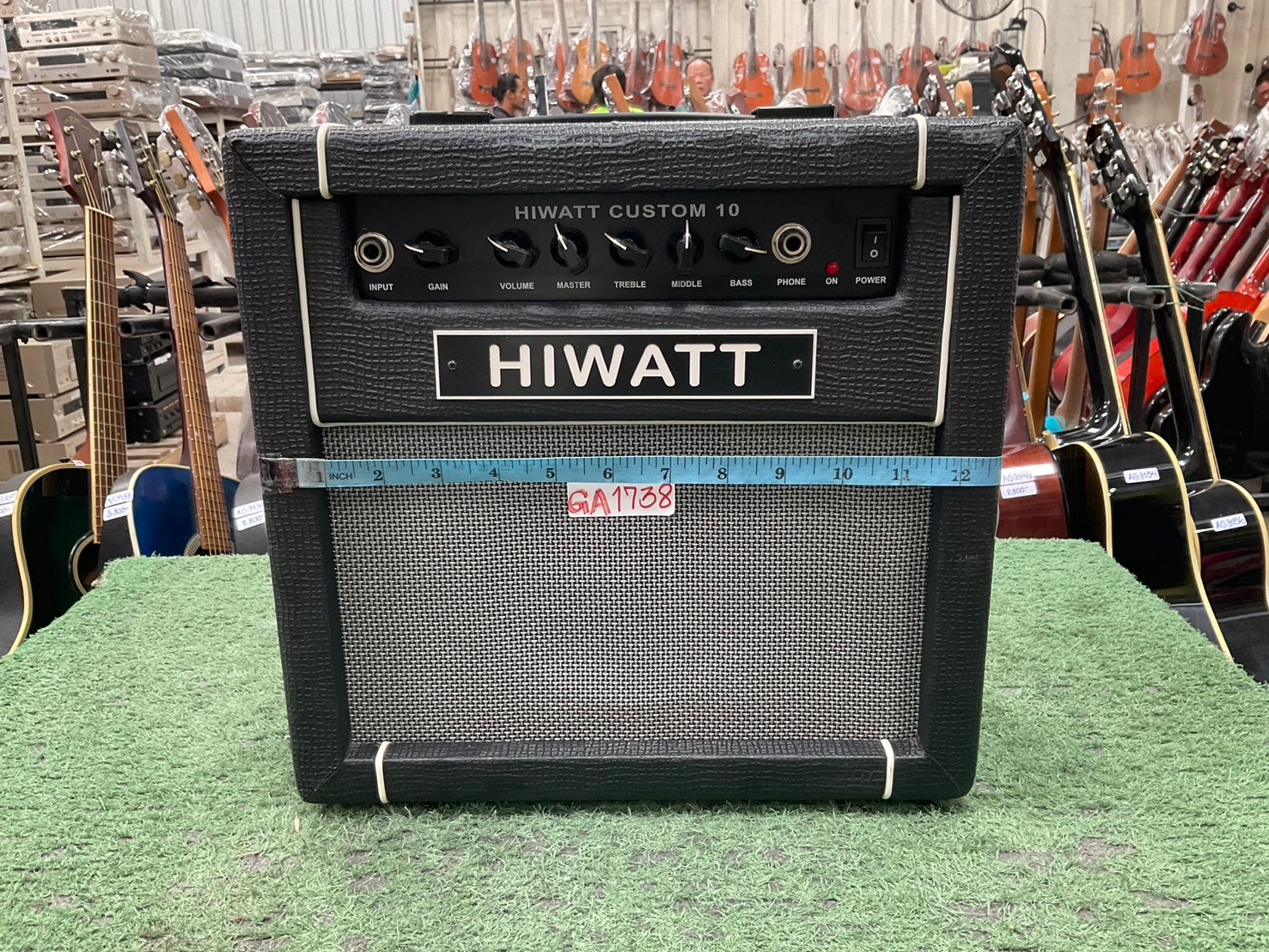 แอมป์กีต้าร์ HIWATT : CUSTOM 10