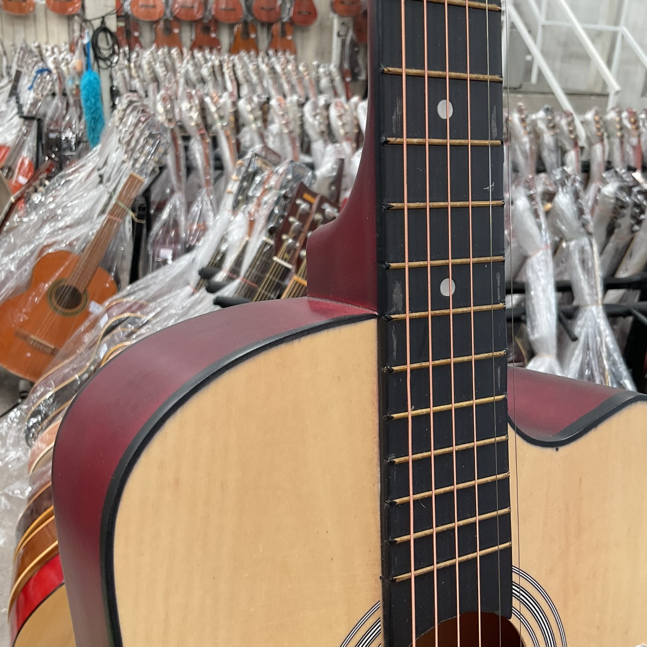 กีต้าร์โปร่ง FenLin