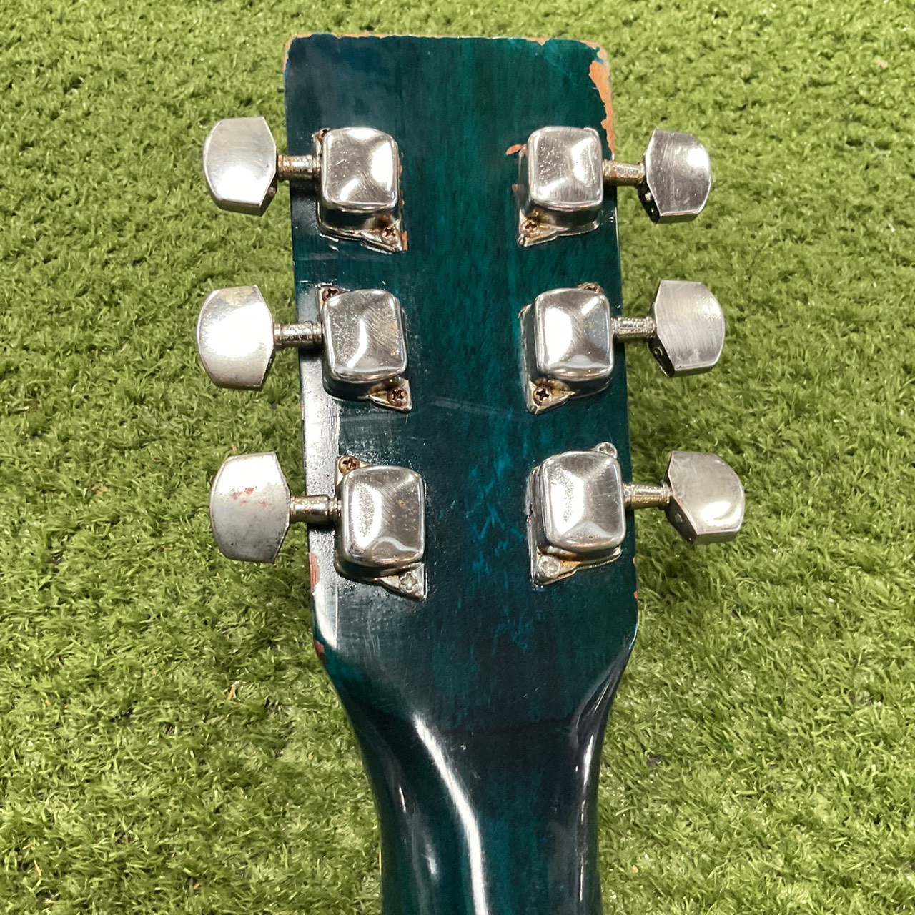 กีต้าร์โปร่งไฟฟ้า Mavis