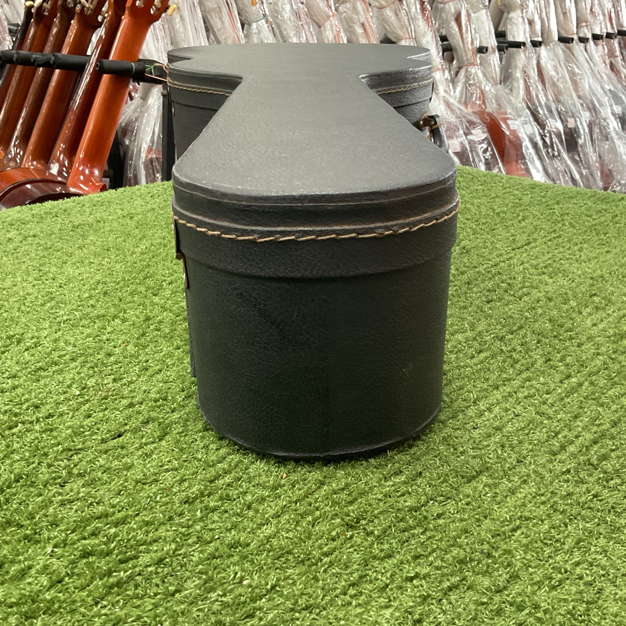 กล่องเคสกีต้าร์คลาสสิค