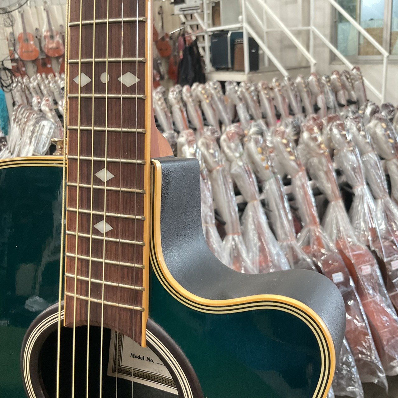 กีต้าร์โปร่งไฟฟ้า Mavis : MX-320