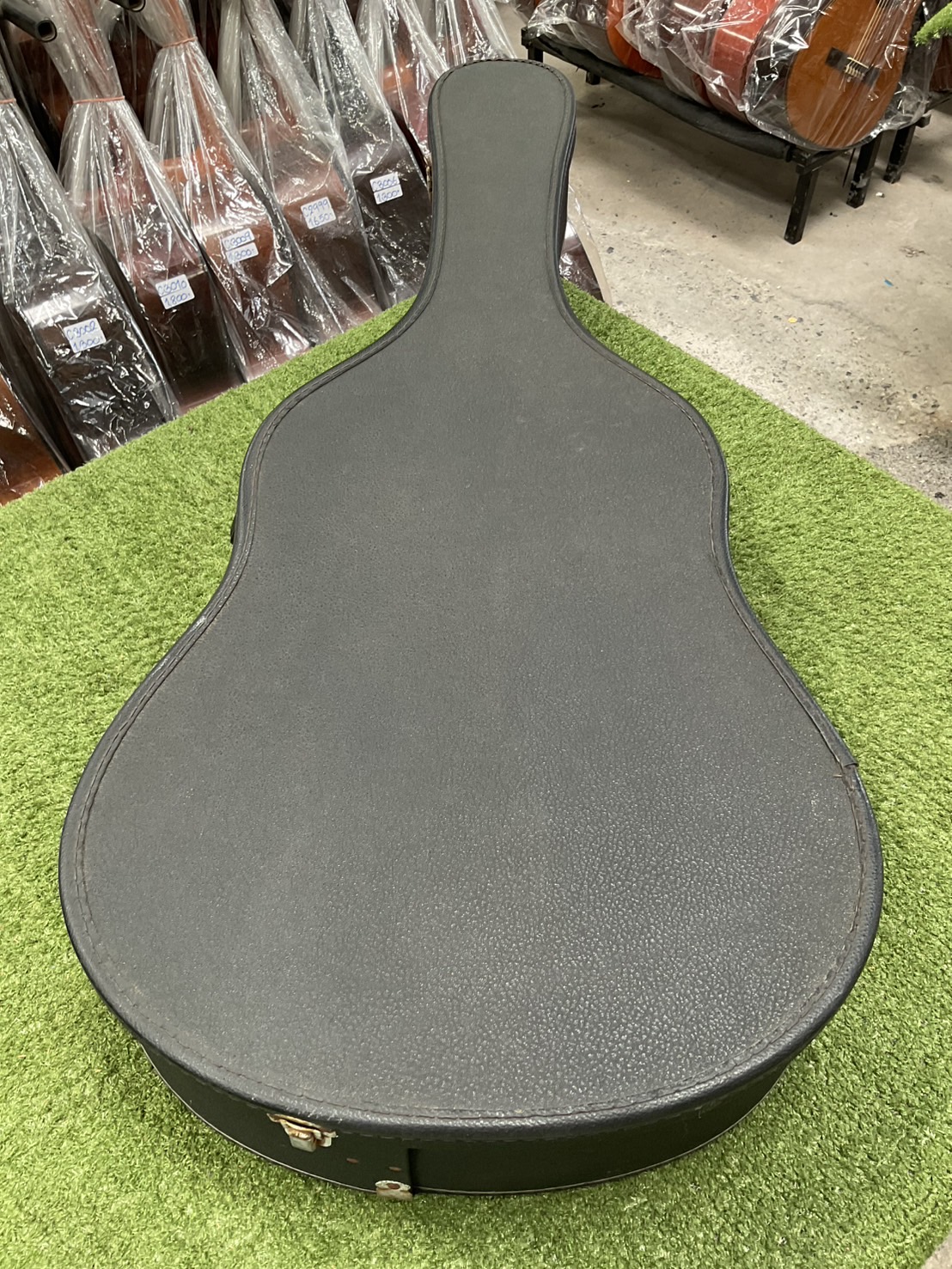 กล่องเคสกีต้าร์คลาสสิค