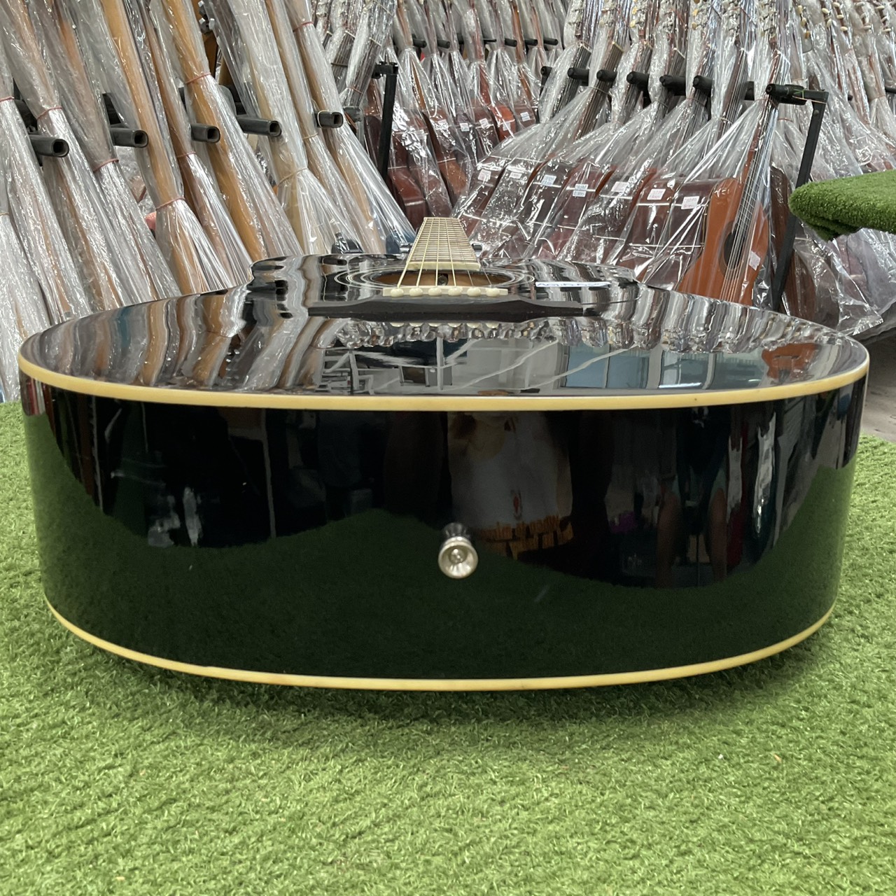 กีต้าร์โปร่ง HONEY BEE : W-15 BK