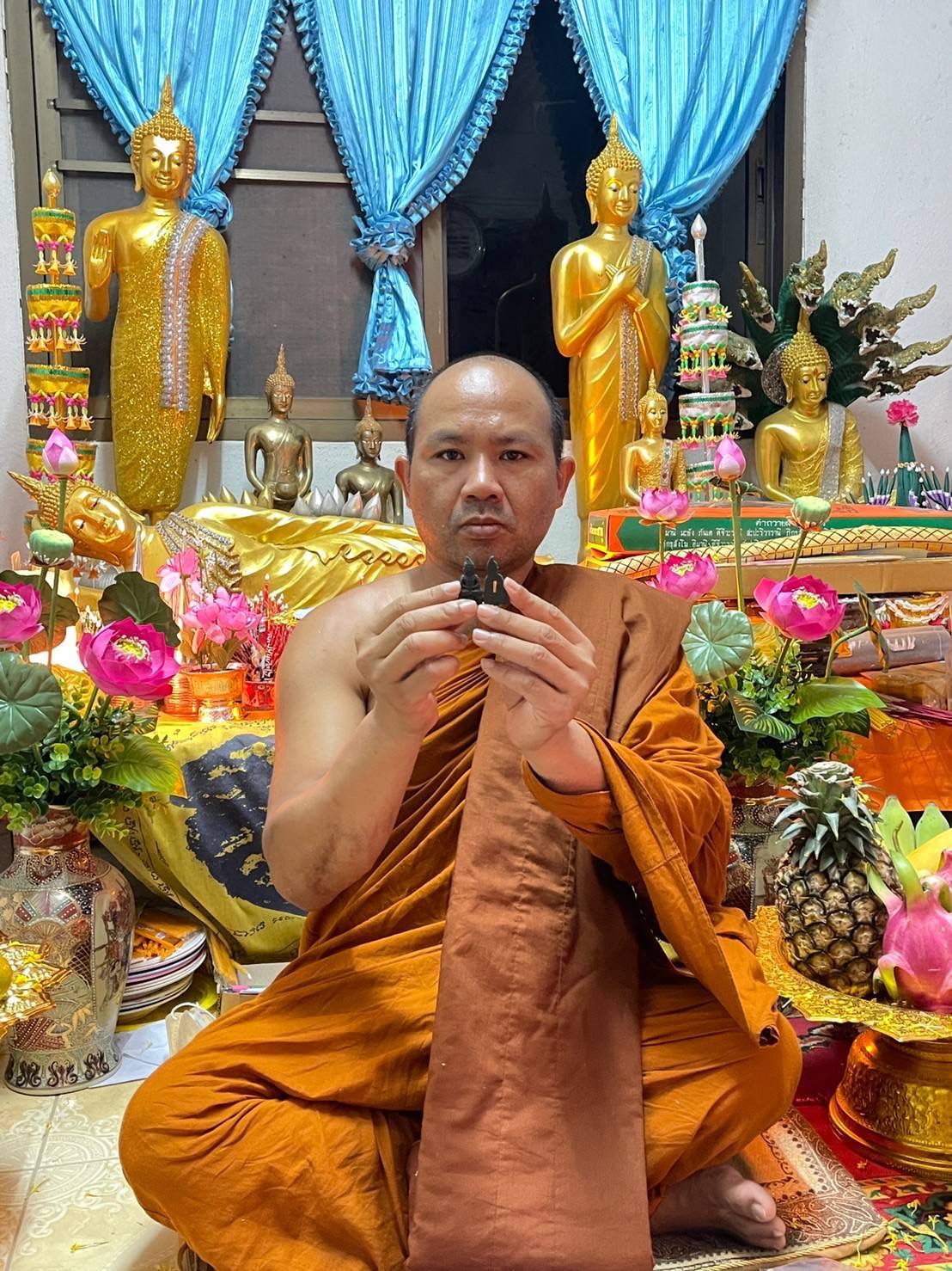 พ่องั่งนั่งหัวกะโหลก Phor Ngang Sit On Skull. SKU-01449