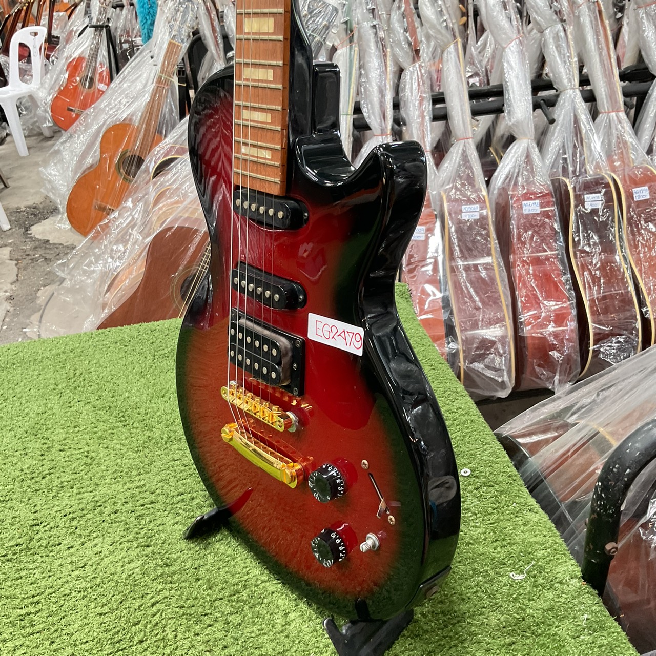 กีต้าร์ไฟฟ้า Grass Roots