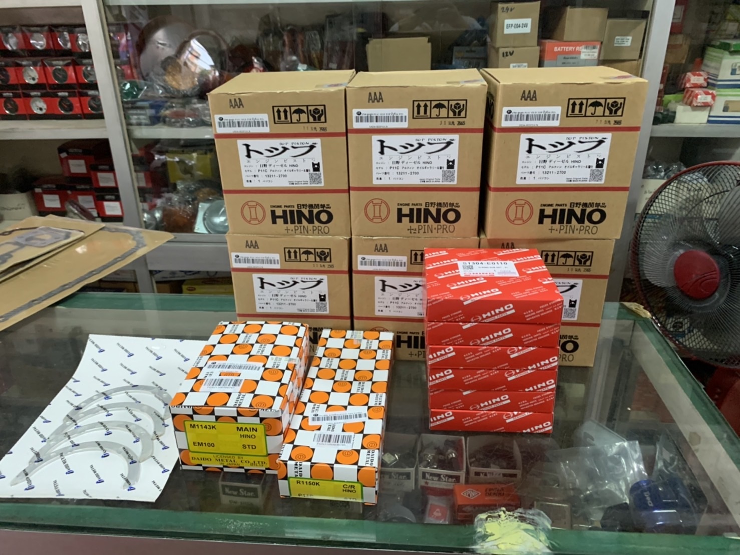 ชุดยกเครื่อง HINO P11C ไม่คอม ลูกสูบมีรูข้างสลัก