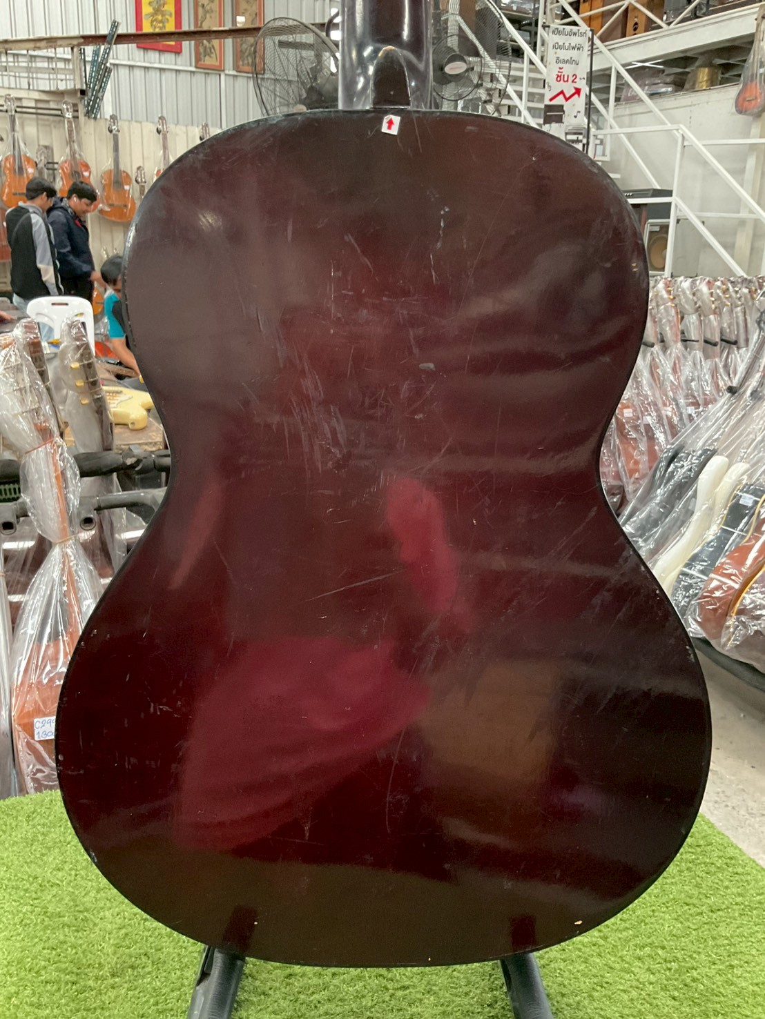 กีต้าร์คลาสสิค ยี่ห้อตามภาพ