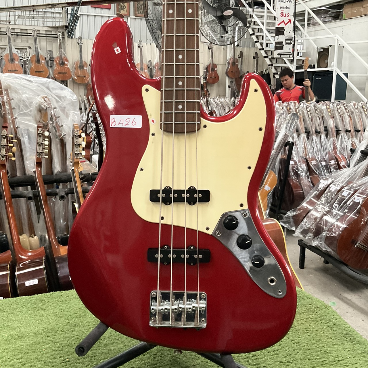 กีต้าร์เบส BUSKER'S