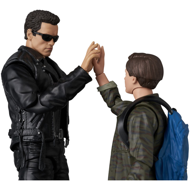 MAFEX T-800 (T2 Ver.) & John Connor "Terminator 2"(Pre-order)