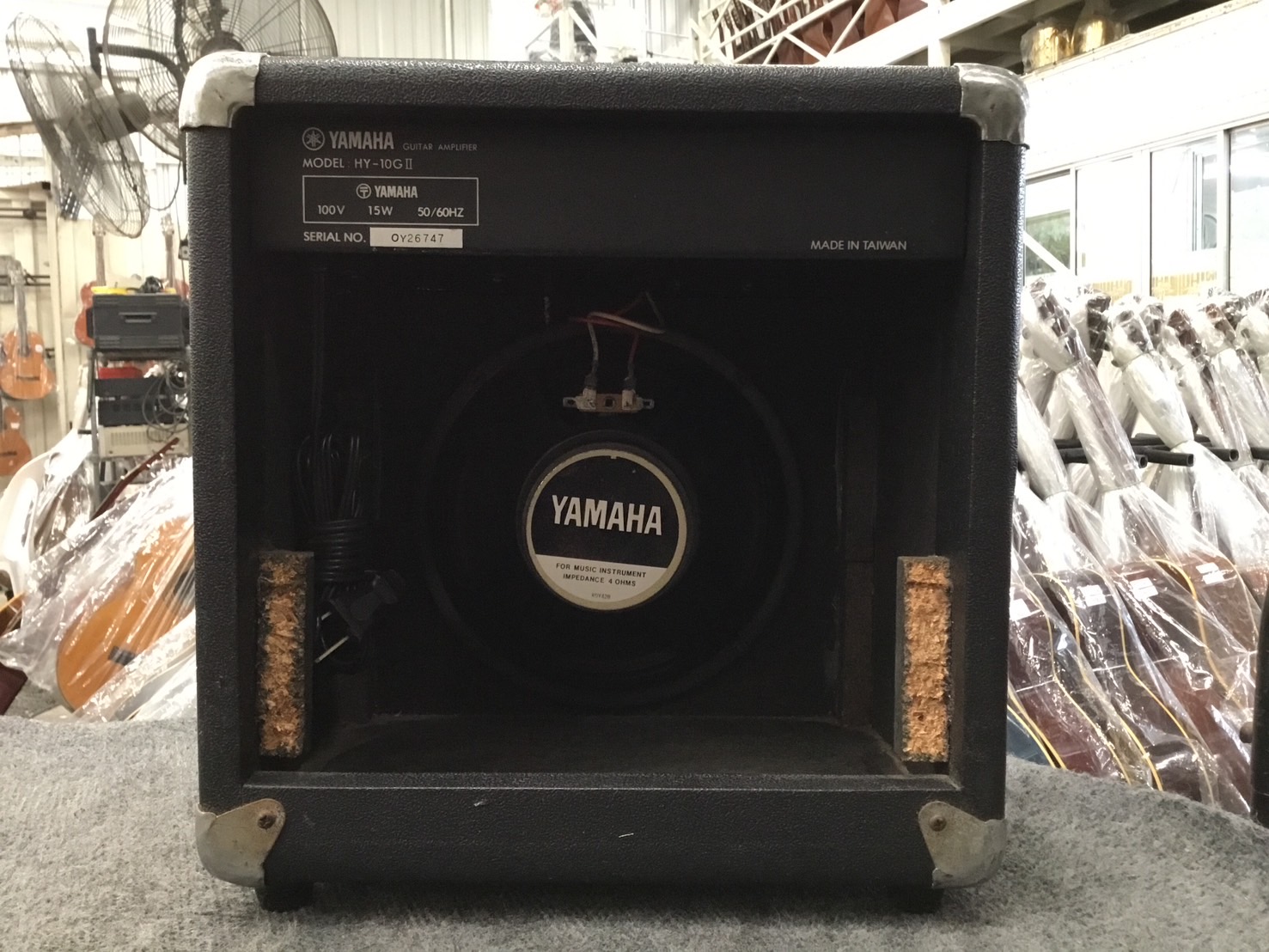 แอมป์กีต้าร์ YAMAHA : HY-10G II